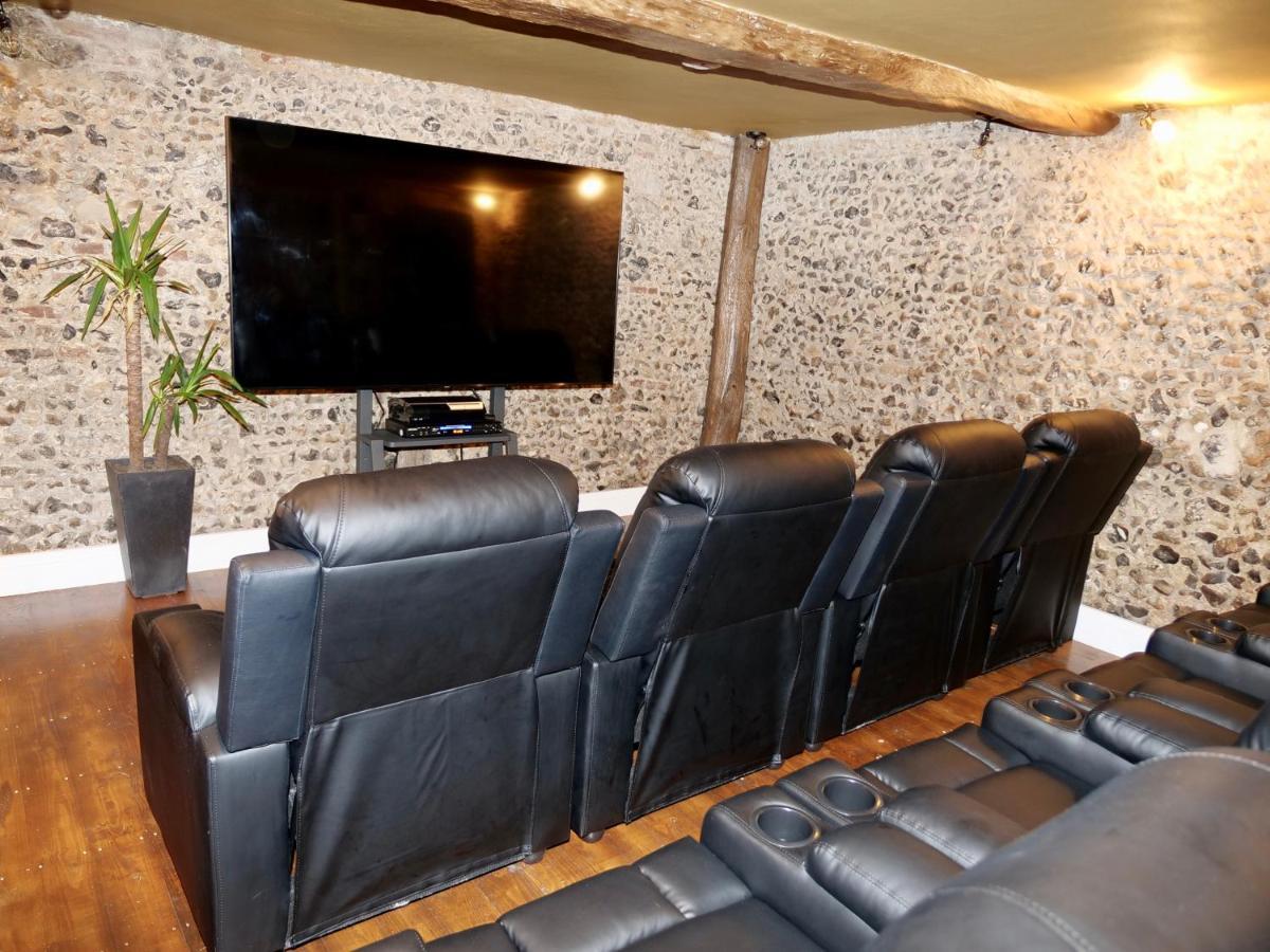 Luxury 9 Bed Manor House Hot Tub Cinema Room Skytv Саффрон-Уолден Экстерьер фото
